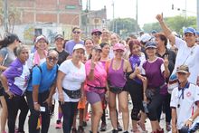 Con una &lsquo;Caminata P&uacute;rpura&rsquo;, abrazos y reaprendizajes, las mujeres disfrutaron de una manera muy especial la Ciclovida de Cali
