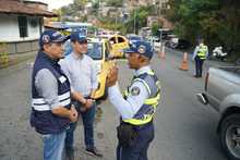 Secretar&iacute;a de Movilidad hizo presencia activa en la v&iacute;a al mar durante el &lsquo;plan retorno&rsquo; del primer puente de Semana Santa