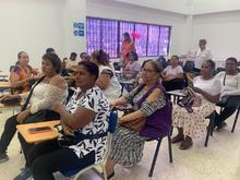 Las mujeres emprendedoras de la Comuna 5 siembran paz y esperanza