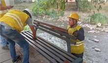 El equipo operativo de la EDRU E.I.C.E. garantiza el mantenimiento de mobiliario urbano en Cali