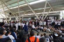 Observatorio del Deporte lanz&oacute; un laboratorio de esgrima para alumnos de la I.E. Juan Pablo II, en la Comuna 18 de Cali