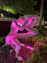 En homenaje a las madres, se iluminan de rosa siete lugares emblem&aacute;ticos de Cali 