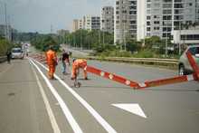 Movilidad en las v&iacute;as: ya son 14.665 metros demarcados en 56 barrios  de 19 comunas de Cali