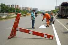 Movilidad en las v&iacute;as: ya son 14.665 metros demarcados en 56 barrios  de 19 comunas de Cali