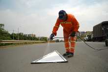 Movilidad en las v&iacute;as: ya son 14.665 metros demarcados en 56 barrios  de 19 comunas de Cali