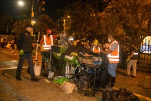 Fue recuperado espacio p&uacute;blico en estaci&oacute;n Universidades del MIO: elementos ubicados sin autorizaci&oacute;n imped&iacute;an movilizaci&oacute;n de  pasajeros