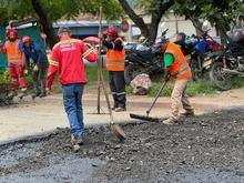 &iexcl;Adi&oacute;s, huecos! Alcald&iacute;a de Cali intensifica trabajos en el barrio El Diamante para recuperar sus calles