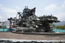Restauración del monumento a la Solidaridad.