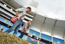 La gramilla del estadio Pascual Guerrero inició tratamiento y será híbrida 2