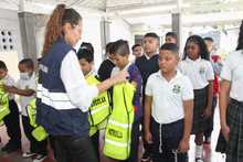 Estudiantes de la instituci&oacute;n educativa Eva Riascos Plata se certificaron como Patrulleros Escolares