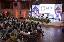 Cali recibir&aacute; 3,5 millones de euros del gobierno franc&eacute;s para apoyar a mujeres cale&ntilde;as y migrantes vulnerables