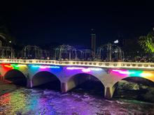 Cinco hitos ornamentales de Cali brillan con los colores del arco iris para celebrar el &lsquo;D&iacute;a Mundial del Orgullo LGTBIQ+&rsquo;