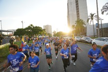 La Carrera 4.2K H&iacute;brida puso a madrugar a los cale&ntilde;os con la  bella panor&aacute;mica de las Tres Cruces