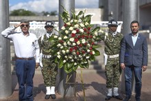 Cali rindi&oacute; un homenaje a los h&eacute;roes de la patria y a sus familias