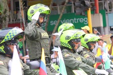 Cali se llen&oacute; de patriotismo: el 20 de julio miles de personas  acompa&ntilde;aron el desfile de la Fuerza P&uacute;blica