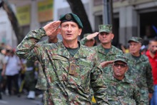 Cali se llen&oacute; de patriotismo: el 20 de julio miles de personas  acompa&ntilde;aron el desfile de la Fuerza P&uacute;blica