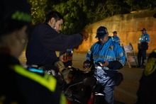 Se intensifican operativos de Movilidad en la v&iacute;a al mar: los m&aacute;s sancionados son motociclistas