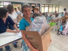 Cuidando a quienes nos cuidaron: entrega de m&aacute;s de 200 kits de aseo en el Hospital Geri&aacute;trico de San Miguel
