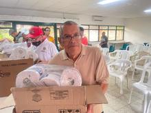 Cuidando a quienes nos cuidaron: entrega de m&aacute;s de 200 kits de aseo en el Hospital Geri&aacute;trico de San Miguel