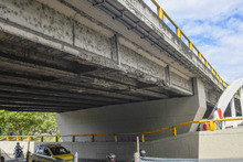Se iniciar&aacute;n obras de restauraci&oacute;n del puente contiguo al Club Colombia, por lo cual se presentar&aacute;n desv&iacute;os en v&iacute;as en este sector
