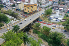 Se iniciar&aacute;n obras de restauraci&oacute;n del puente contiguo al Club Colombia, por lo cual se presentar&aacute;n desv&iacute;os en v&iacute;as en este sector