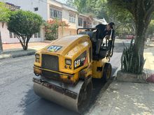 Barrio Pampalinda dice #ChaoHueco: inici&oacute; la pavimentaci&oacute;n de una de sus v&iacute;as m&aacute;s importantes