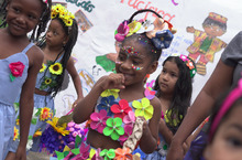 Desfilamos por los 50 a&ntilde;os de la Instituci&oacute;n Etnoeducativa Siete de Agosto