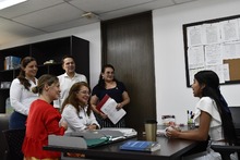 Los ni&ntilde;os y las ni&ntilde;as hacen su primer acercamiento para conocer las funciones de los directivos en la Alcald&iacute;a de Cali