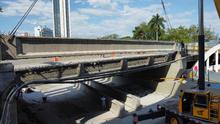 Se ejecutaron maniobras de ingenier&iacute;a civil en el puente contiguo al Club Colombia durante este fin de semana