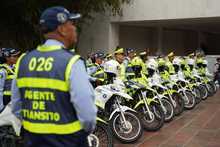 Desde hoy, 100 polic&iacute;as de tr&aacute;nsito trabajar&aacute;n en equipo con los agentes de Movilidad: as&iacute; se recupera el orden en las calles de Cali