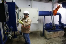 Contin&uacute;an labores de mantenimiento en las fuentes ornamentales  de Cali 