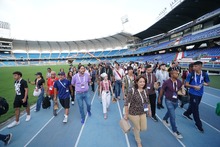 Los voluntarios contribuyen al &eacute;xito de la Copa Mundial Femenina Sub 20 de la FIFA