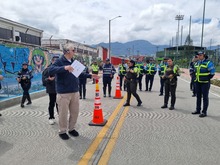 10 agentes de tr&aacute;nsito se capacitan en Bogot&aacute; para fortalecer la seguridad vial en Cali