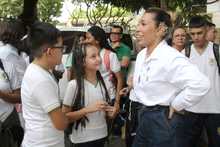 Alcald&iacute;a de Cali entrega la primera de 14 modernas bibliotecas escolares en las que se est&aacute;n invirtiendo $1100 millones