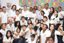 Alcald&iacute;a de Cali entrega la primera de 14 modernas bibliotecas escolares en las que se est&aacute;n invirtiendo $1100 millones