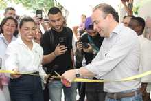 Alcald&iacute;a de Cali entrega la primera de 14 modernas bibliotecas escolares en las que se est&aacute;n invirtiendo $1100 millones