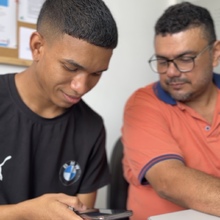 Cali reconstruye vidas: Michael consigue trabajo tras superar secuelas del conflicto armado