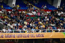 Visitantes siguen encantados con la alegr&iacute;a de los cale&ntilde;os en el Mundial Femenino Sub-20