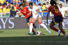 Sufriendo, Espa&ntilde;a derrot&oacute; 2-1 a Canad&aacute; en el Pascual y est&aacute; en cuartos de final del Mundial Femenino Sub-20