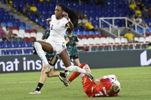Estados Unidos sorprendi&oacute; a Alemania en la adici&oacute;n y con cobros desde el punto penal (3-1) lo elimin&oacute; del Mundial Femenino Sub-20