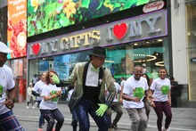 Cali lanz&oacute; su campa&ntilde;a de promoci&oacute;n de destino en Nueva York con pantallas en Times Square y bailes de salsa con el campe&oacute;n mundial