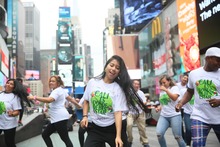 Cali lanz&oacute; su campa&ntilde;a de promoci&oacute;n de destino en Nueva York con pantallas en Times Square y bailes de salsa con el campe&oacute;n mundial