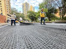 Cali recupera sus v&iacute;as con innovaci&oacute;n: conozca la geomalla biaxial que asegura calles m&aacute;s duraderas y menores costos
