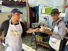 Amor y servicio: la Misi&oacute;n de Leonardo P&eacute;rez Ortiz con su comedor comunitario en el barrio San Pascual