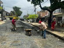 M&aacute;s de 500 metros lineales de v&iacute;as se recuperan a buen ritmo en el barrio Rep&uacute;blica de Israel 