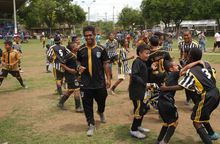 Niños y monitores de fútbol del Programa Deporvida vivieron en la cancha de la galería en Alfonso López el tradicional Festival de Halloween 3