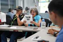 En mesa de trabajo, la ciudadan&iacute;a particip&oacute; activamente con miras a construir una movilidad segura y eficiente