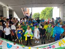 Con un desfile biodiverso la Instituci&oacute;n Educativa Oficial Agust&iacute;n Nieto Caballero celebr&oacute; la Semana Cultural y Ambiental 