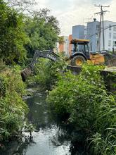 Menos riesgo en Cali con la limpieza de 13,2 kil&oacute;metros de canales en el norte y en el oeste