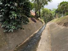 Menos riesgo en Cali con la limpieza de 13,2 kil&oacute;metros de canales en el norte y en el oeste